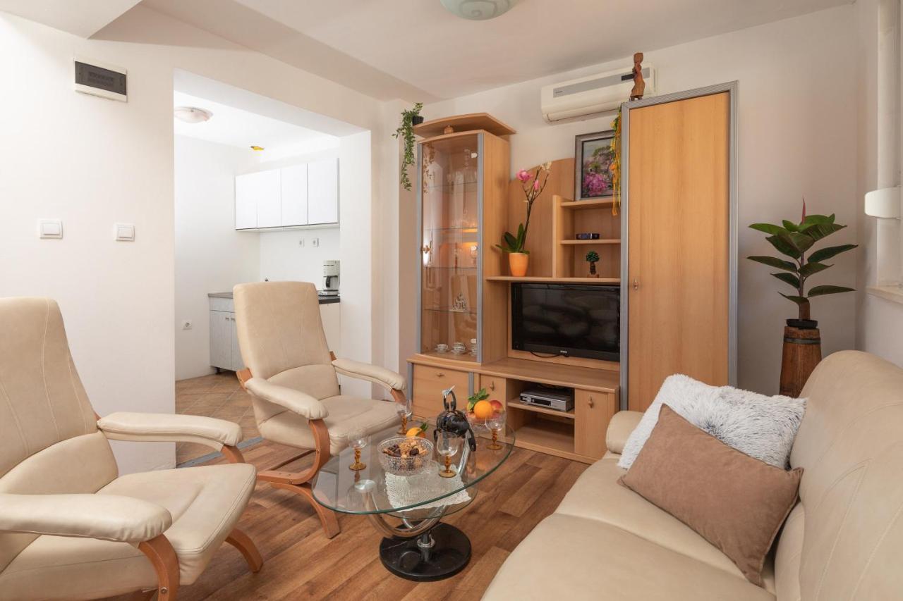 Beach Apartments "Bili Cvitak" Дуче Экстерьер фото