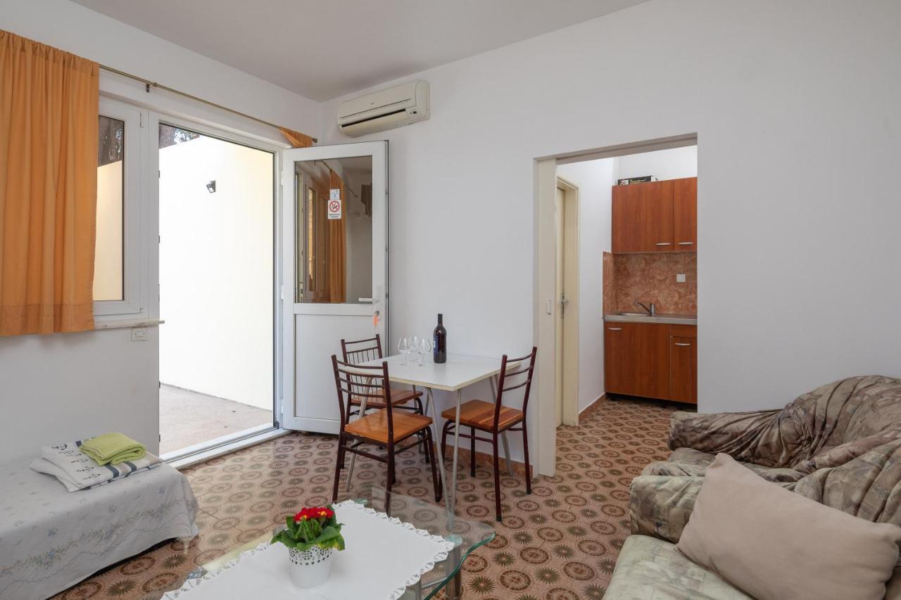 Beach Apartments "Bili Cvitak" Дуче Экстерьер фото
