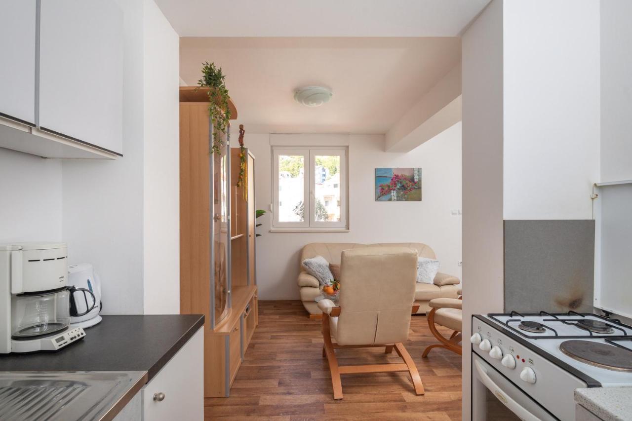 Beach Apartments "Bili Cvitak" Дуче Экстерьер фото